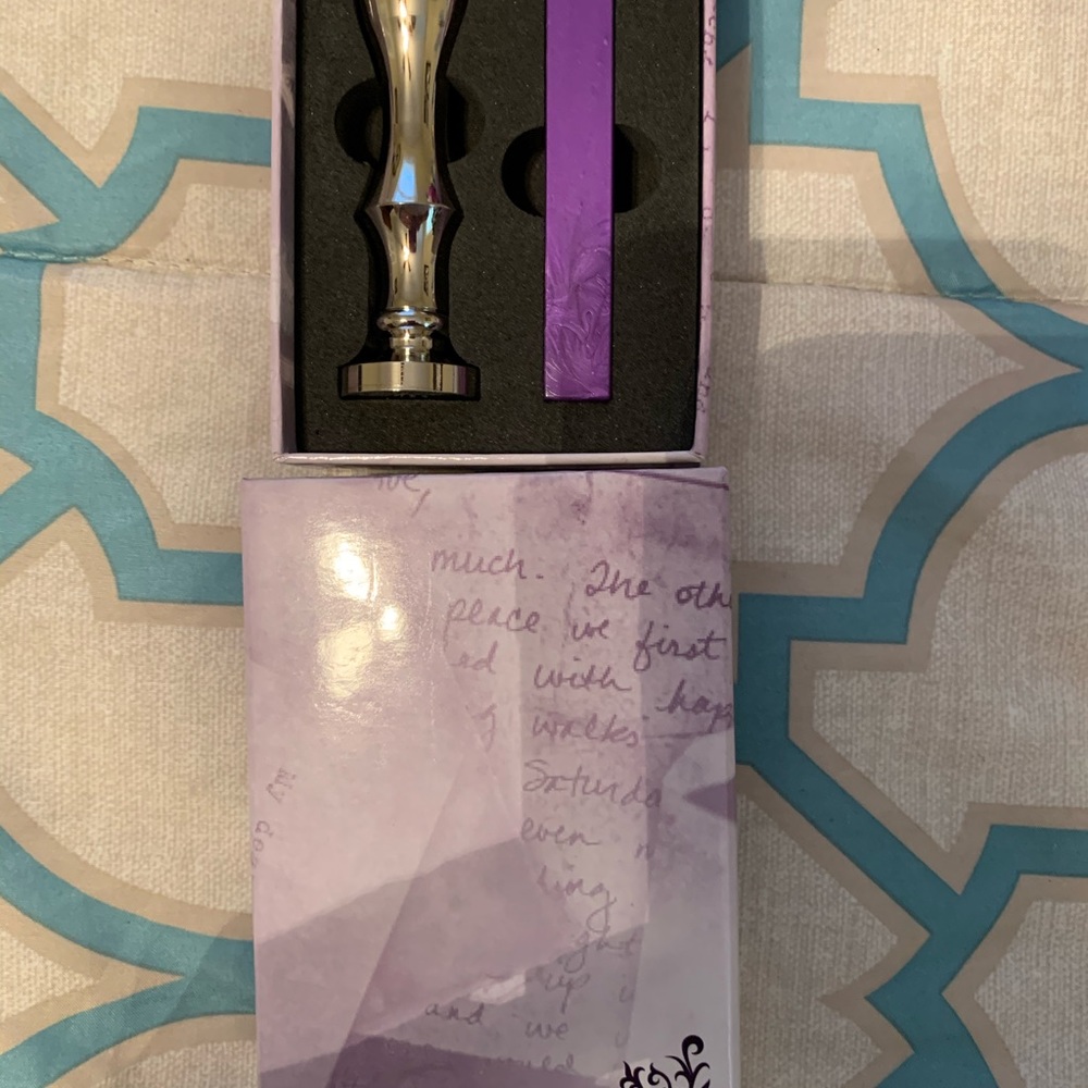 Exclusive Younique Wax and Seal Set